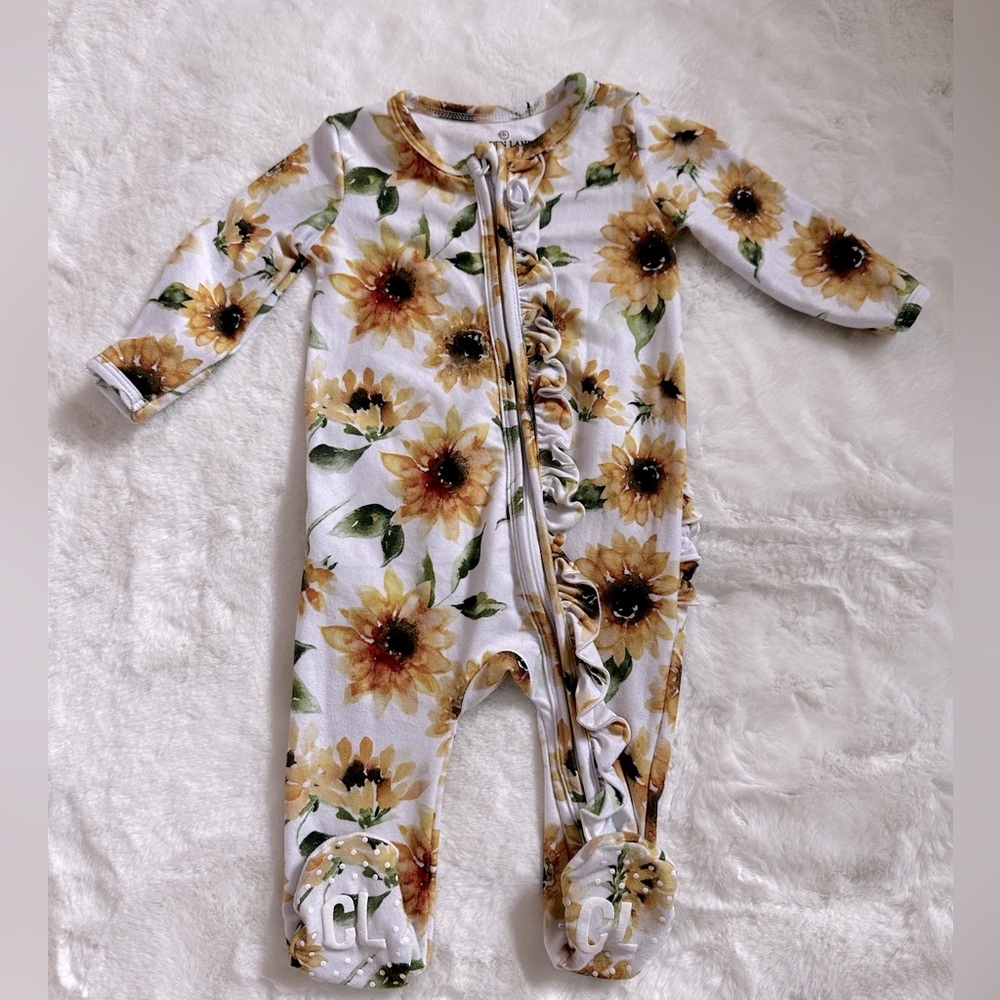 Caden Lane baby sunflower ruffle butt footie with matching bow size 0-3